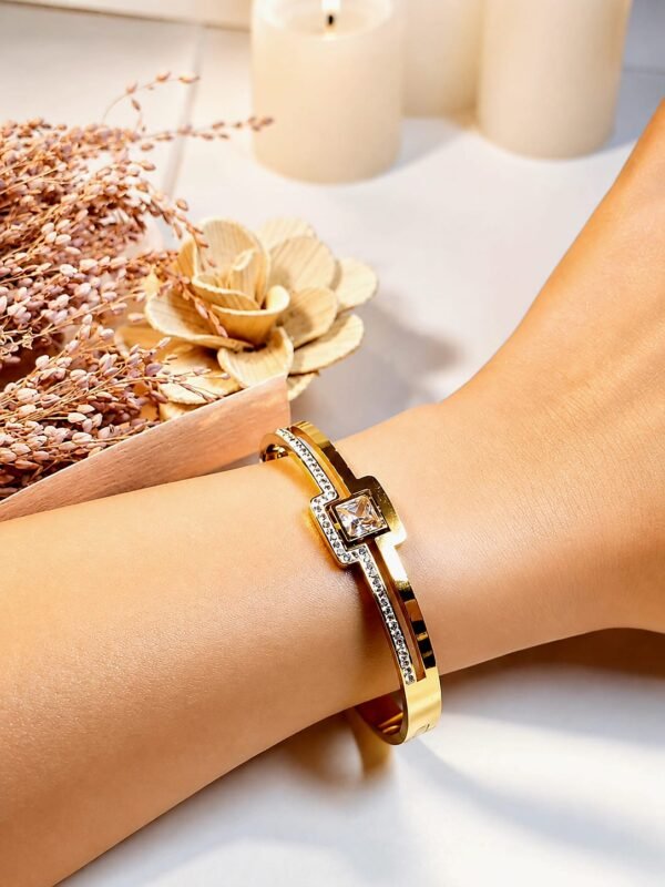 The Solitaire Crown Bangle