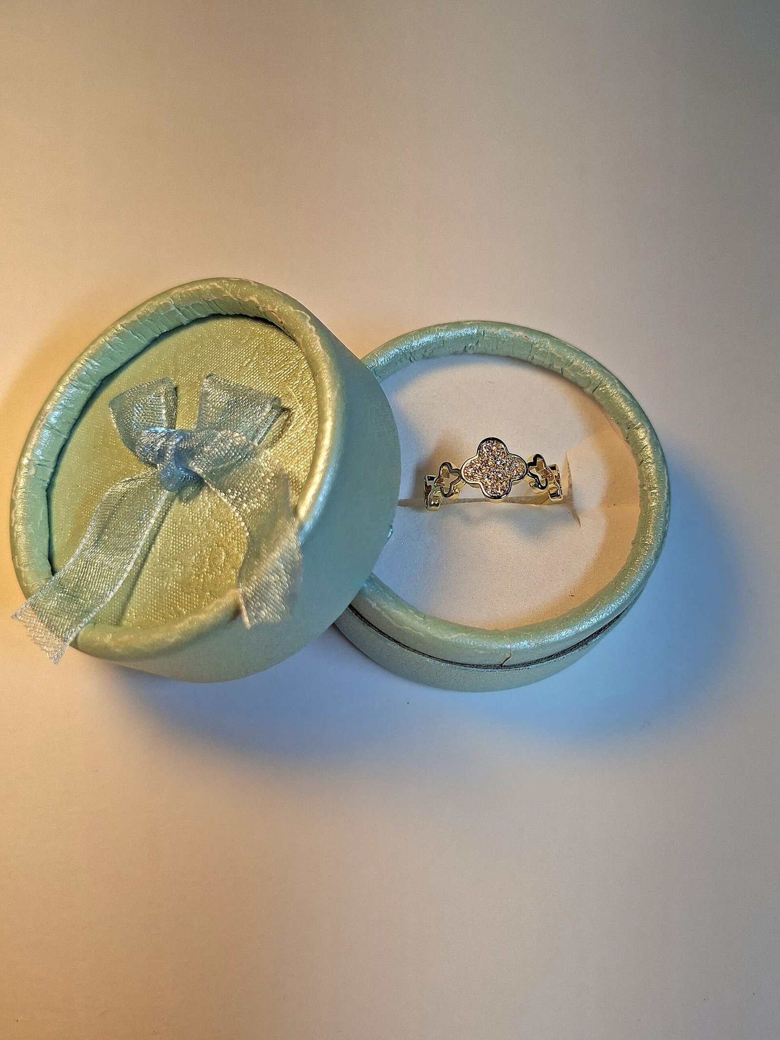 The Clover Spark Ring